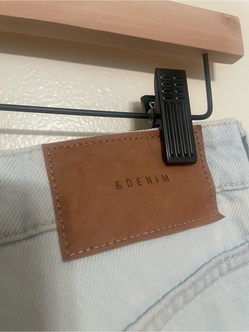 H&M Ultra Light Wash High Rise Baggy Jeans - Picture 5 of 6